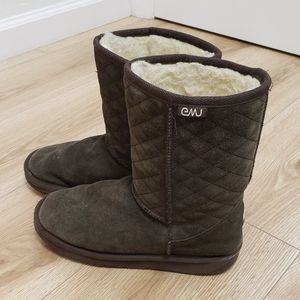 Emu boots like ugg size 7